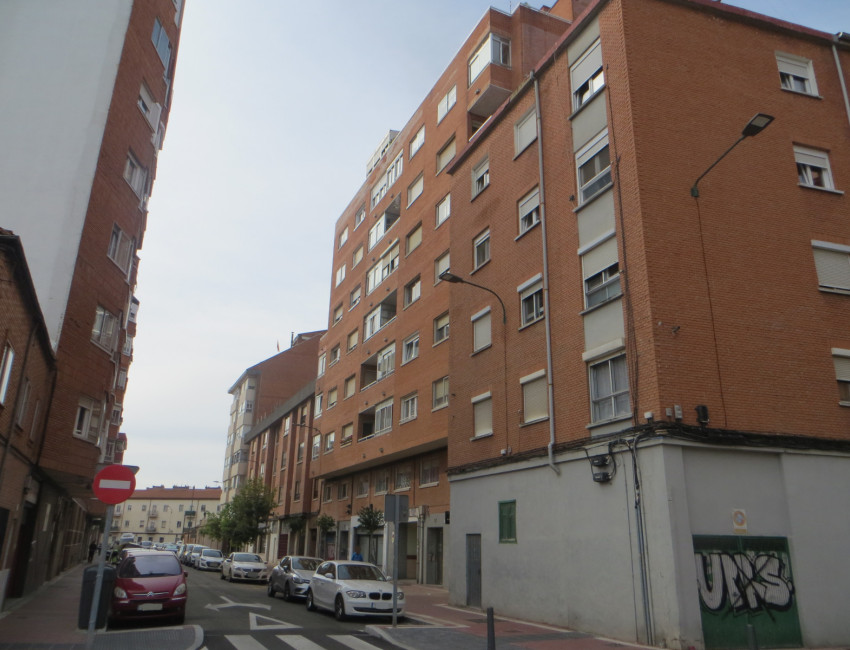 Venta - Piso -
Valladolid - Victoria